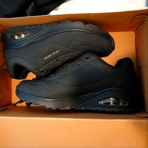 Size 8 Ladies Sketchers Street  Air cooled memory foam